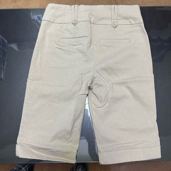 Reitmans dressy long shorts - Picture 3 of 3